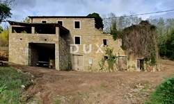 Kuca, Motovun, prodaja, 135000 €, 300 m2