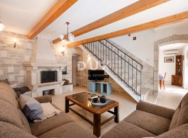 Kuca, Kanfanar, prodaja, 550000 €, 220 m2