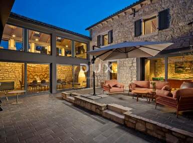 Kuca, Poreč, prodaja, 1500000 €, 350 m2