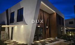 Trosoban stan, Nin, prodaja, 385000 €, 106 m2