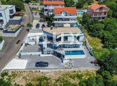 Kuca, Crikvenica, prodaja, 1150000 €, 300 m2