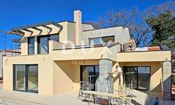 Kuca, Poreč, prodaja, 1290000 €, 243 m2