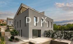 Stan, Kostrena, prodaja, 778000 €, 196 m2