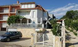 Kuca, Novi Vinodolski, prodaja, 450000 €, 276 m2