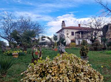 Kuca, Oprtalj, prodaja, 360000 €, 189 m2