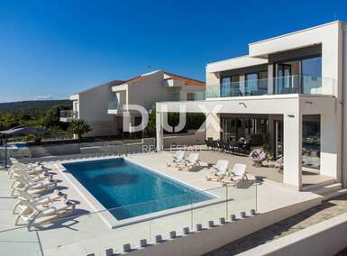 Kuca, Novalja, prodaja, 1450000 €, 310 m2