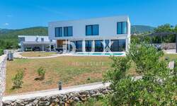 Kuca, Crikvenica, prodaja, 1200000 €, 260 m2