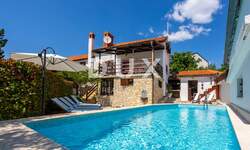 Kuca, Vrbnik, prodaja, 450000 €, 205 m2