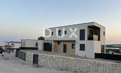 Kuca, Vodice, prodaja, 1150000 €, 366 m2