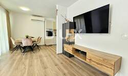 Trosoban stan, Pula, Stoja, prodaja, 300000 €, 72 m2