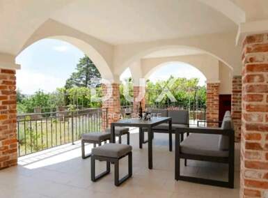 Kuca, Krk, prodaja, 1800000 €, 330 m2