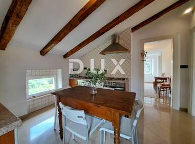 Dvosoban stan, Opatija, Volosko, prodaja, 340000 €, 60 m2