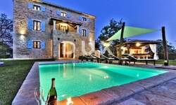 Kuca, Umag, prodaja, 750000 €, 180 m2