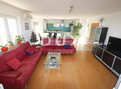 Trosoban stan, Lovran, prodaja, 375000 €, 114 m2