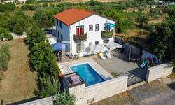 Kuca, Pula, Veli vrh, prodaja, 800000 €, 260 m2