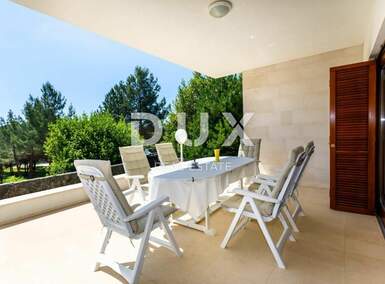 Trosoban stan, Krk, prodaja, 525000 €, 75 m2