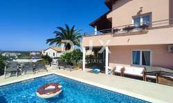 Kuca, Pula, Veli vrh, prodaja, 800000 €, 320 m2