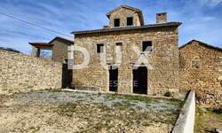 Kuca, Motovun, prodaja, 199000 €, 220 m2