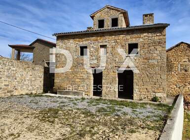 Kuca, Motovun, prodaja, 199000 €, 220 m2