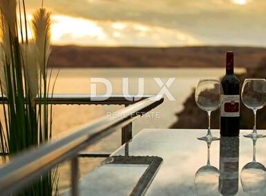 Kuca, Karlobag, Cesarica, prodaja, 900000 €, 280 m2