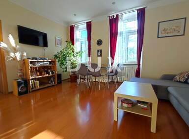 Trosoban stan, Pula, Centar, prodaja, 260000 €, 57 m2