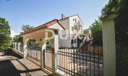 Kuca, Rijeka, Trsat, prodaja, 695000 €, 343 m2