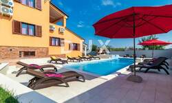 Kuca, Pula, Monte Magno, prodaja, 780000 €, 350 m2