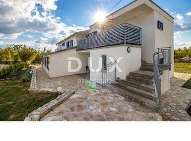 Kuca, Labin, prodaja, 530000 €, 270 m2