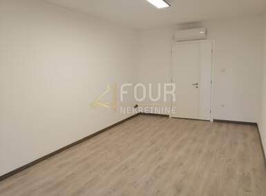 Poslovni prostor, Rijeka, Centar, najam, 600 €, 30 m2