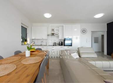 Cetvorosoban stan, Matulji, prodaja, 400000 €, 95 m2