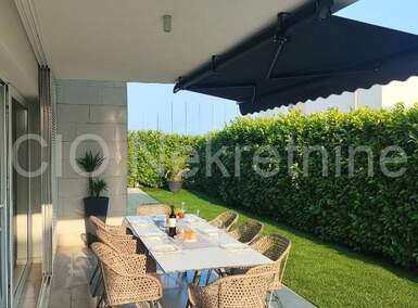 Kuca, Kaštela, Kaštel Gomilica, najam, 3000 €, 143 m2