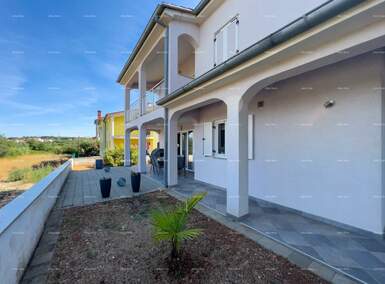 Kuca, Pula, prodaja, 600000 €, 220 m2