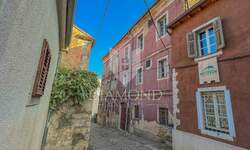 Kuca, Motovun, prodaja, 460000 €, 550 m2