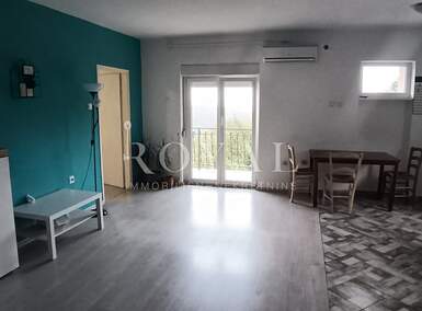 Trosoban stan, Rijeka, Draga, najam, 600 €, 85 m2