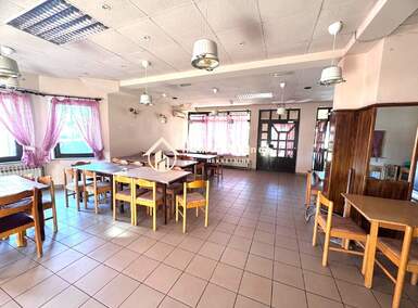 Poslovni prostor, Zagreb, Sesvete, prodaja, 386000 €, 275 m2