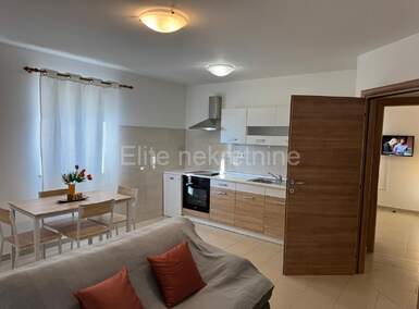 Trosoban stan, Pula, prodaja, 183600 €, 62 m2