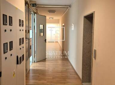 Poslovni prostor, Rijeka, Mlaka, najam, 1100 €, 64 m2