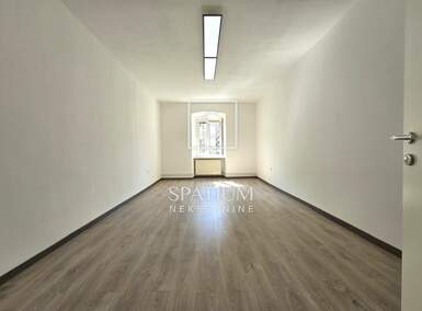Poslovni prostor, Rijeka, Centar, najam, 600 €, 30 m2