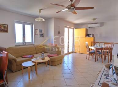 Trosoban stan, Dobrinj, Klimno, prodaja, 220000 €, 57 m2