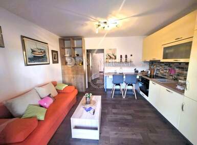 Dvosoban stan, Omišalj, Njivice, prodaja, 220000 €, 53 m2