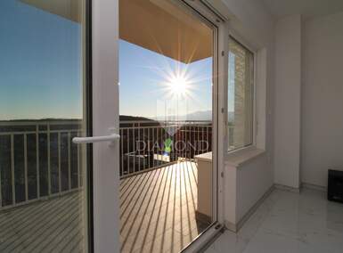 Trosoban stan, Viškovo, Saršoni, prodaja, 249000 €, 83 m2