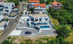 Kuca, Crikvenica, prodaja, 1150000 €, 300 m2