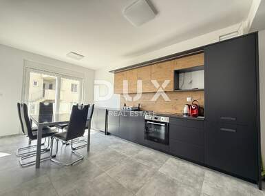 Trosoban stan, Novi Vinodolski, Smokvica Krmpotska, prodaja, 330000 €, 78 m2