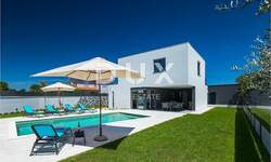 Kuca, Pula, Škatari, prodaja, 650000 €, 160 m2