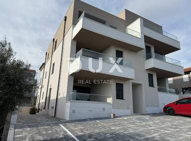 Trosoban stan, Kolan, Mandre, prodaja, 305000 €, 87 m2