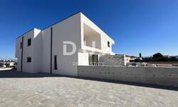 Trosoban stan, Vodice, prodaja, 216664 €, 81 m2