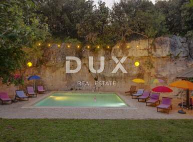 Kuca, Pula, Centar, prodaja, 950000 €, 258 m2