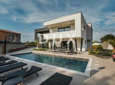 Kuca, Umag, prodaja, 934000 €, 303 m2