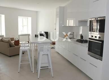 Trosoban stan, Pula, Centar, prodaja, 290000 €, 61 m2