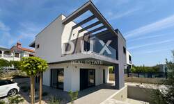 Kuca, Krk, prodaja, 850000 €, 144 m2